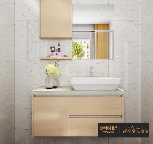 小巧的吊柜，滿足衛(wèi)生間日常收納;設(shè)置隔板，方便洗漱用品擺放。